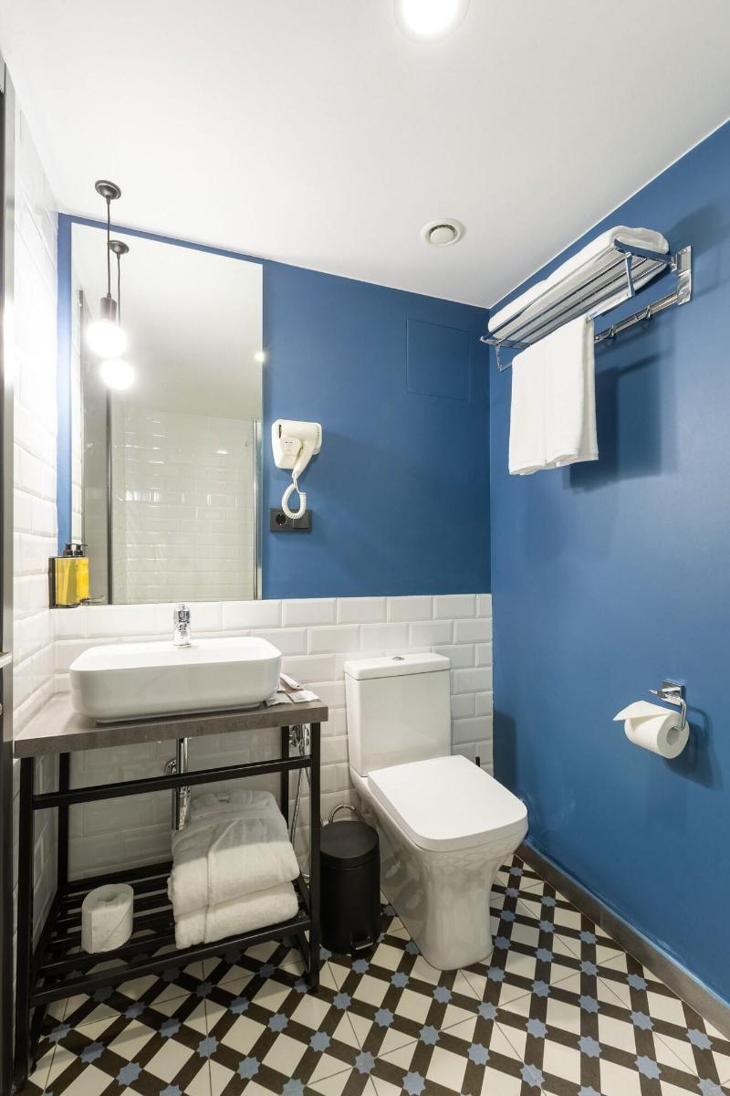 Hotel Biography image