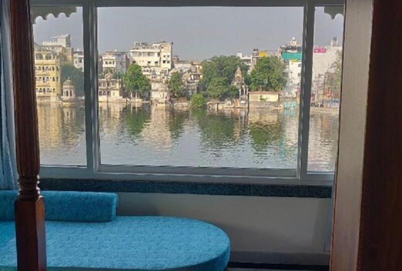Jheel Hotel And Restaurent image