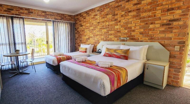 Golf Club Motor Inn Wingham image