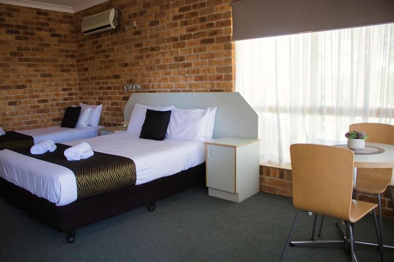 Golf Club Motor Inn Wingham image