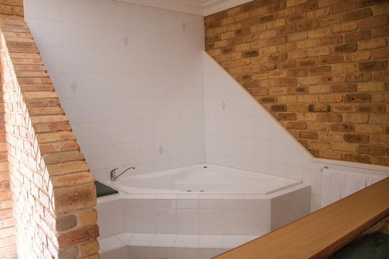 Golf Club Motor Inn Wingham image