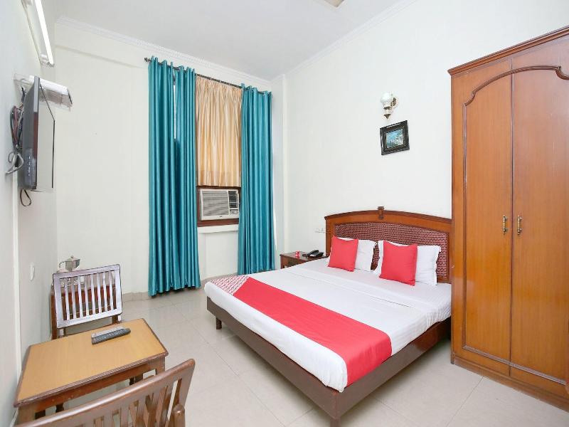 14324 Hotel Towns Pride image