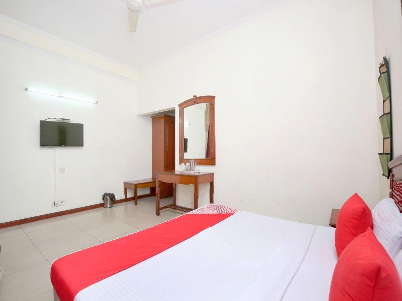 14324 Hotel Towns Pride image