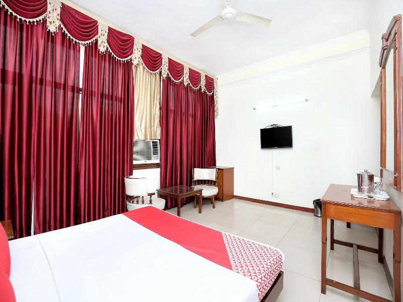 14324 Hotel Towns Pride image