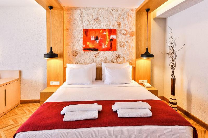 Atalante Hotel image