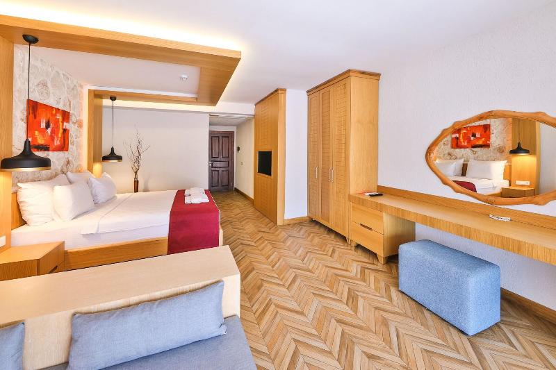 Atalante Hotel image