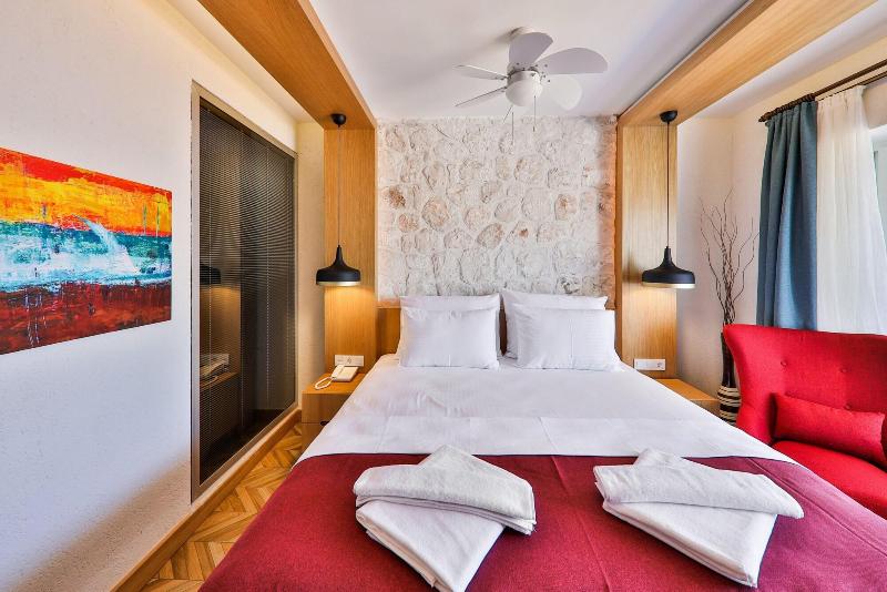 Atalante Hotel image