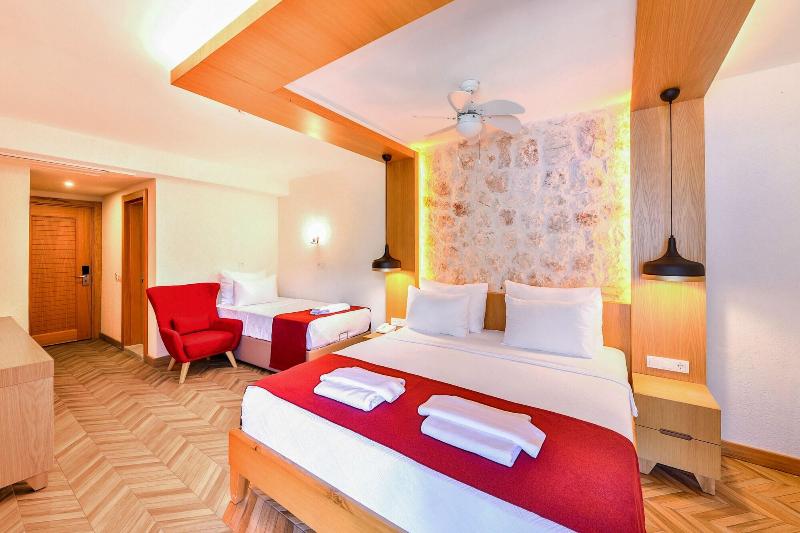 Atalante Hotel image
