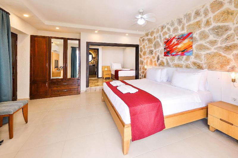 Atalante Hotel image