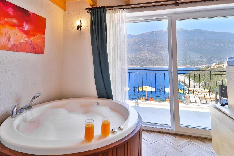 Atalante Hotel image