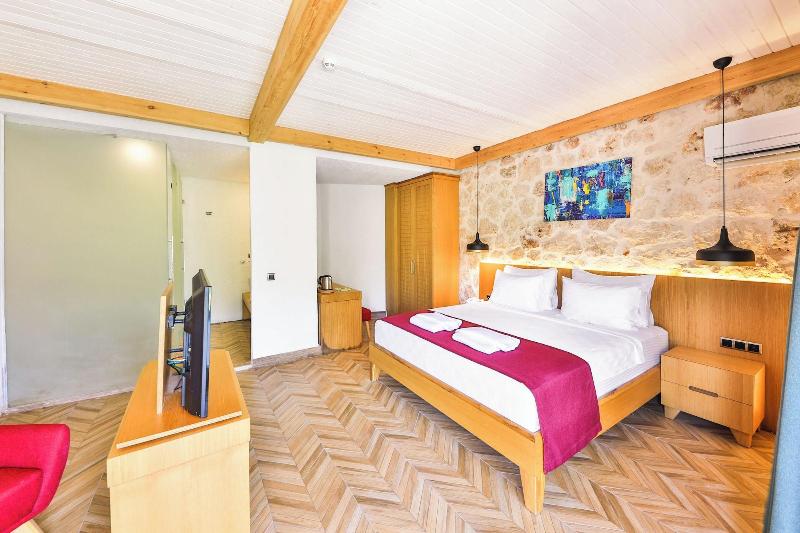 Atalante Hotel image