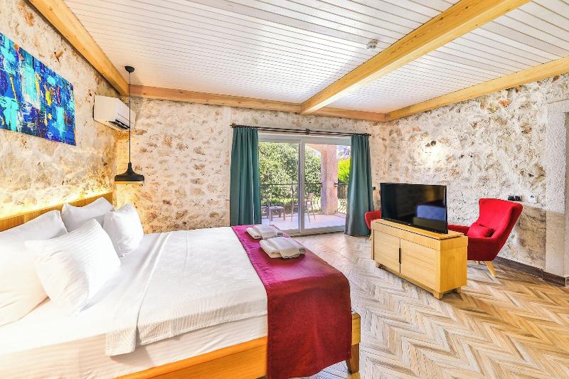 Atalante Hotel image