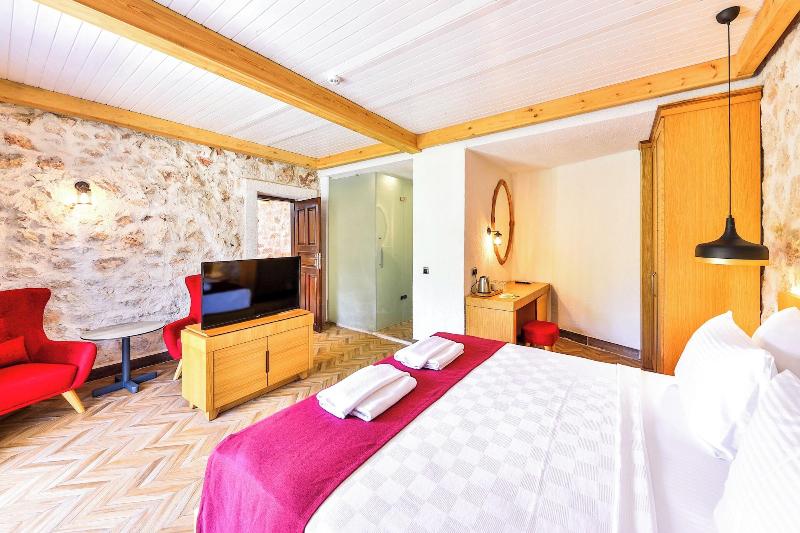 Atalante Hotel image