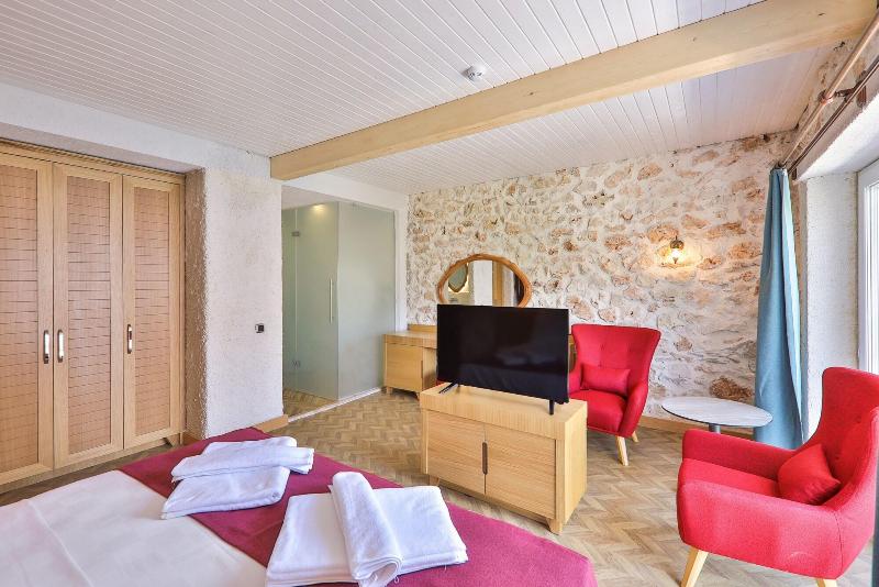 Atalante Hotel image