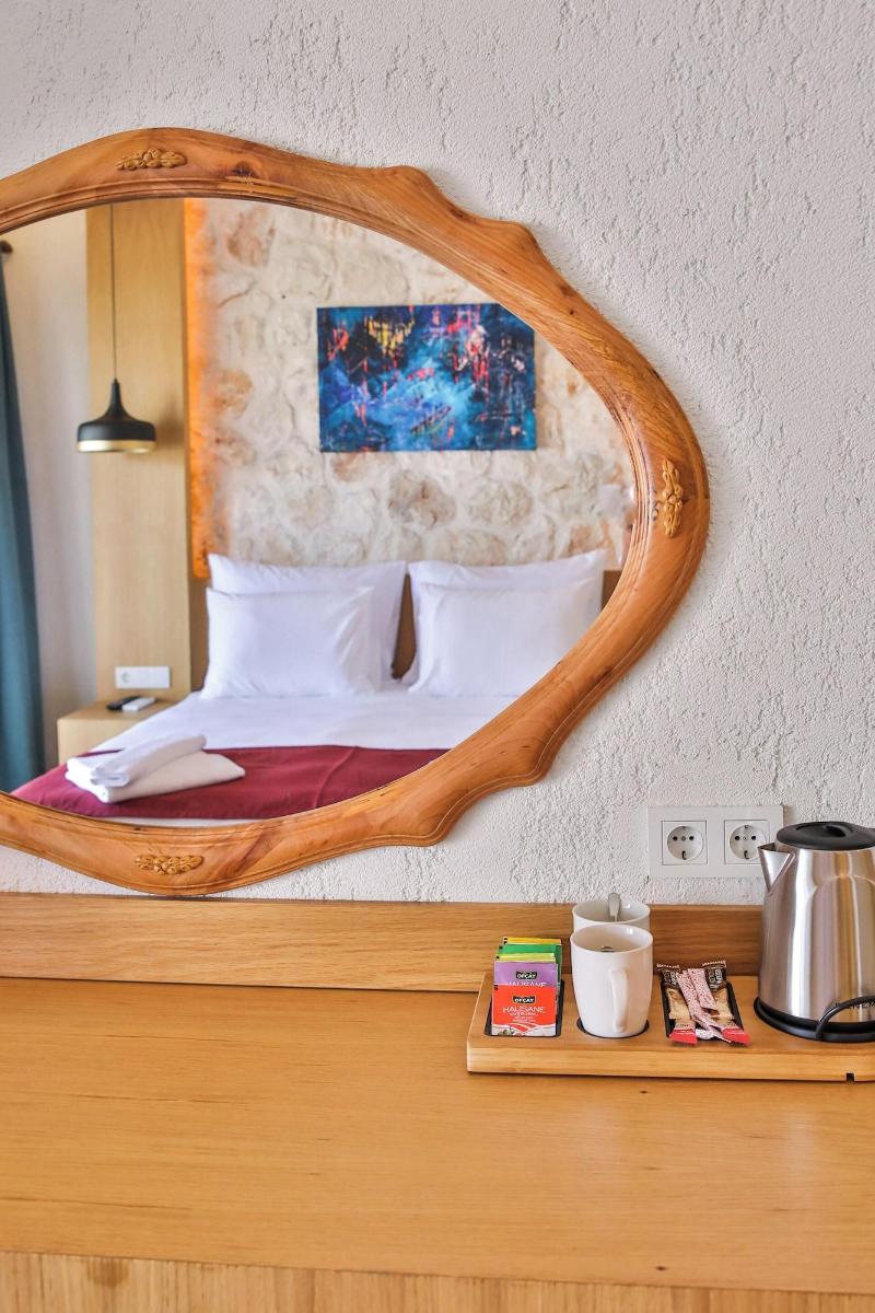 Atalante Hotel image