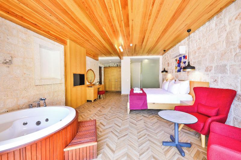 Atalante Hotel image