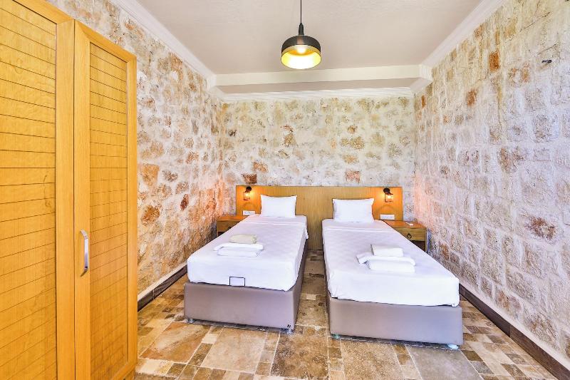 Atalante Hotel image
