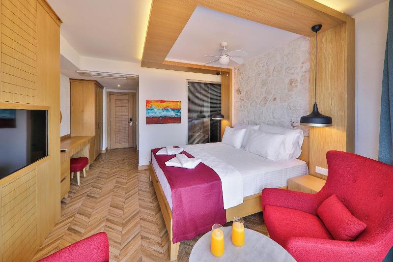 Atalante Hotel image