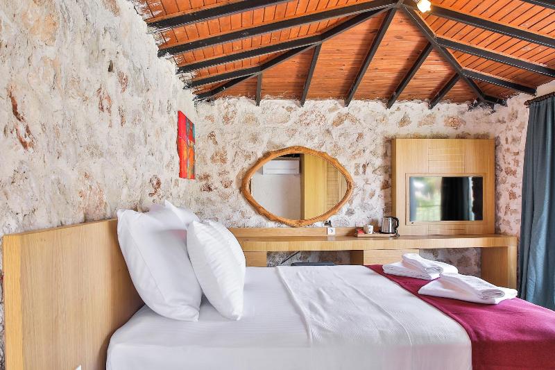 Atalante Hotel image
