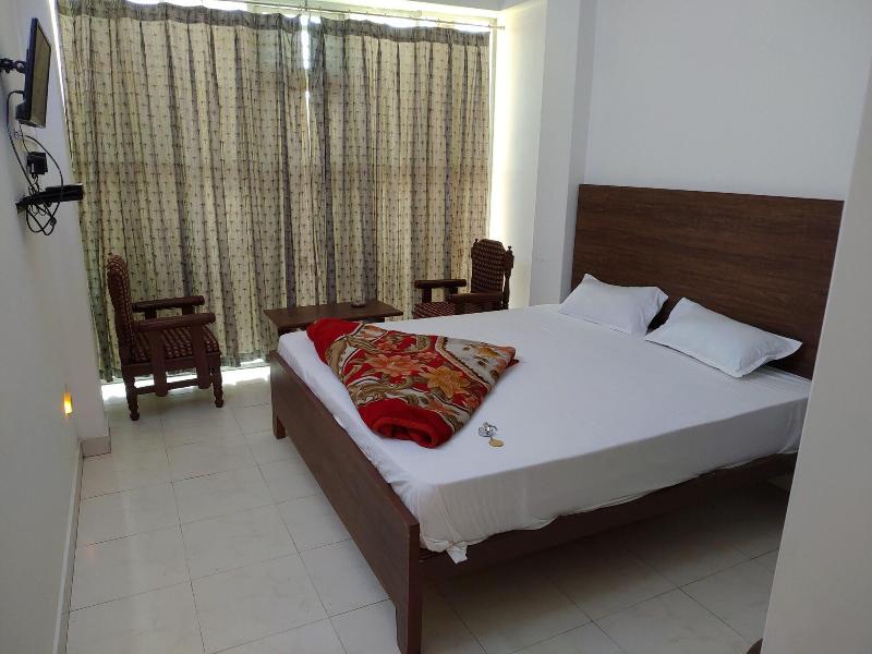 Hotel Green Palace And Ujala Restaurant 5