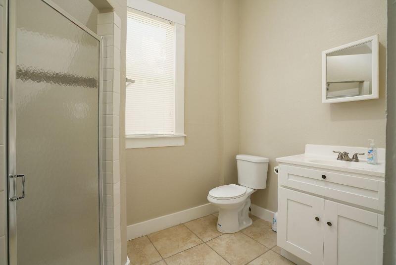Amazing Fully Fenced Home Only 1 7 Mi To Downtown image