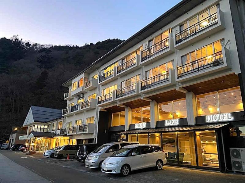 Shoji Lake Hotel