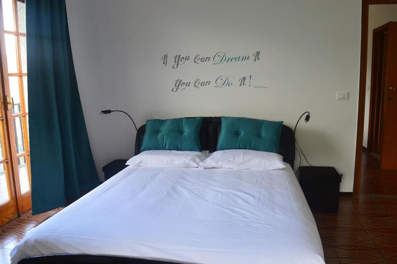 Gold Cave Case Vacanza image