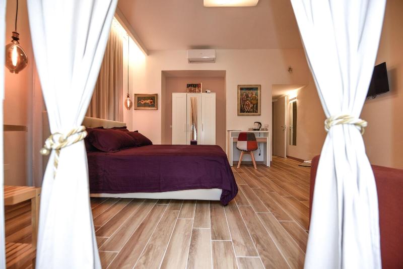 B B Casazeni image