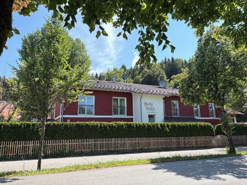 Rote Villa Fa Ssen image