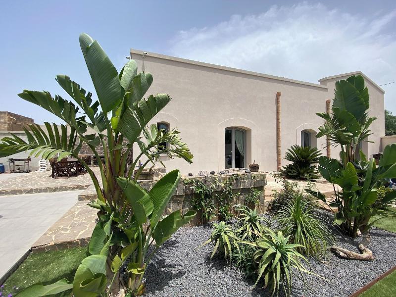 Signorino Suites Pool image