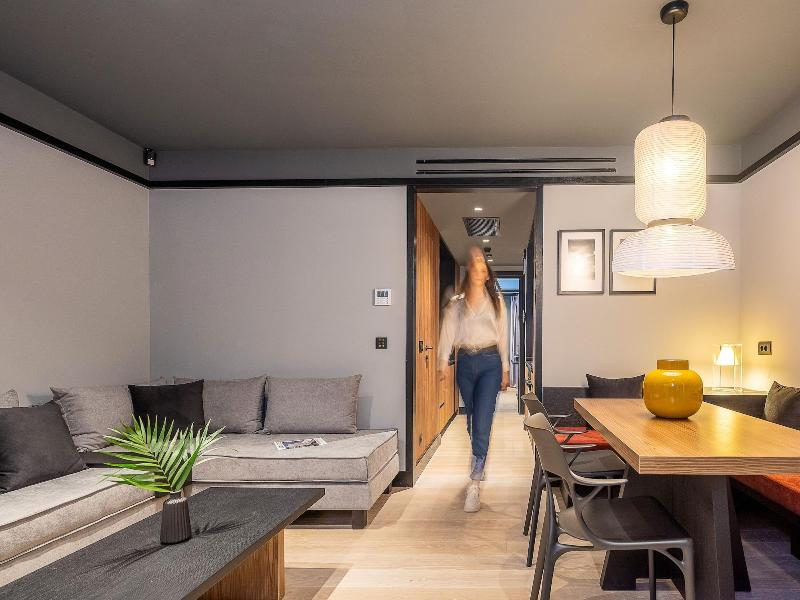 3 Pines Design Living image