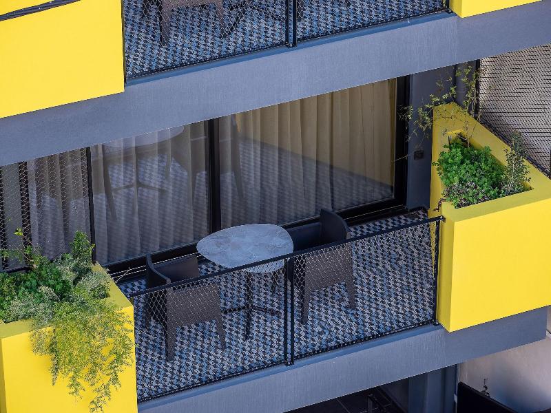 3 Pines Design Living image