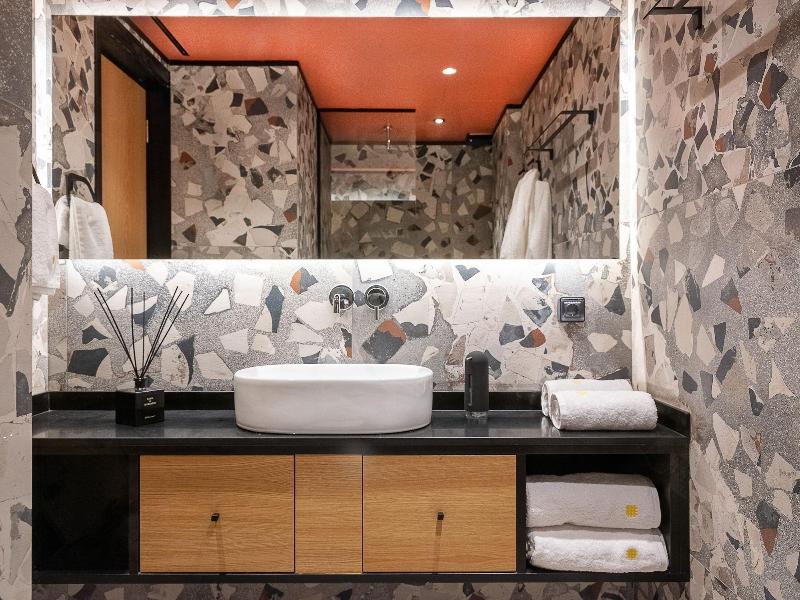 3 Pines Design Living image