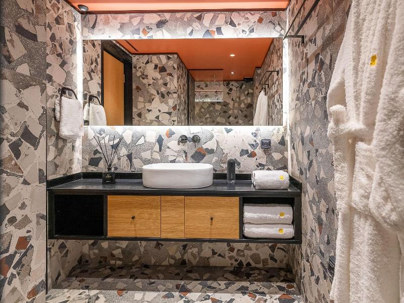 3 Pines Design Living image