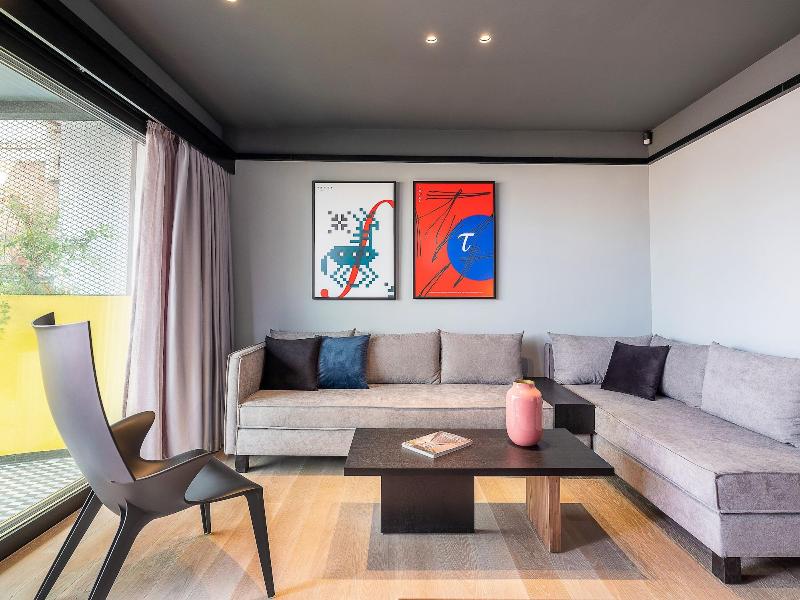 3 Pines Design Living image