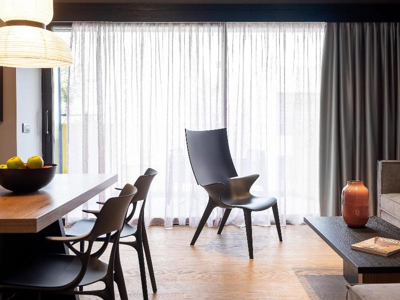 3 Pines Design Living image
