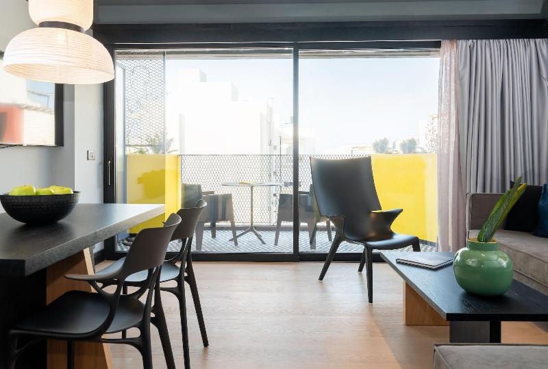 3 Pines Design Living image