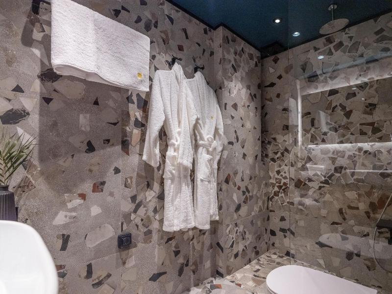 3 Pines Design Living image