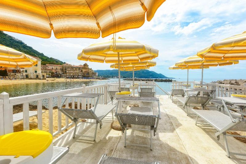 Hotel La Marina image