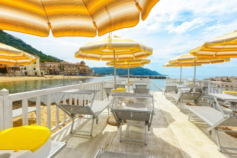 Hotel La Marina image