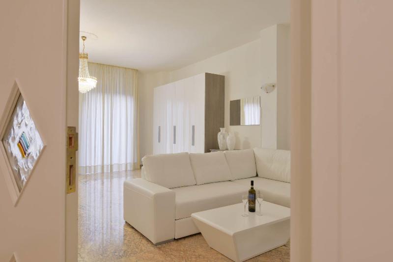 Hotel La Marina image