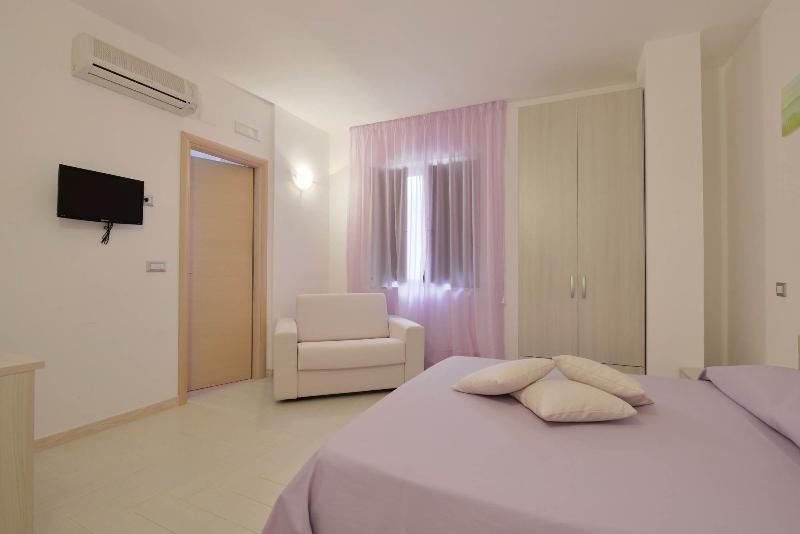 Hotel La Marina image