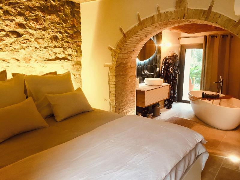 Bastide Sainte Trinide image