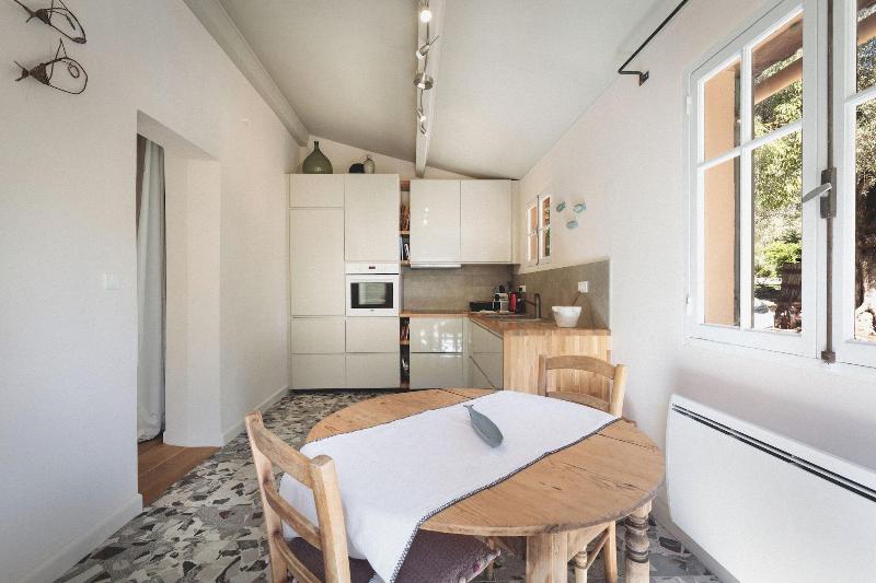 Bastide Sainte Trinide image