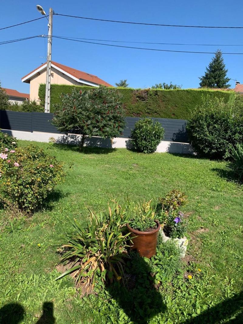 Aux Deux Lots image