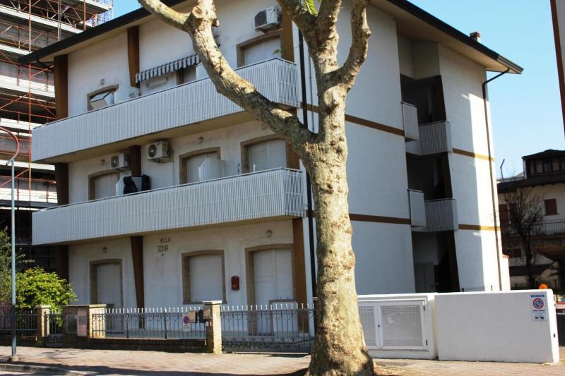 Villa Alpi image