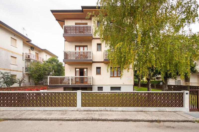 Villa Alpi image