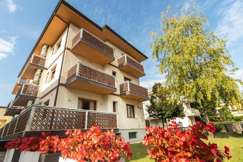Villa Alpi image