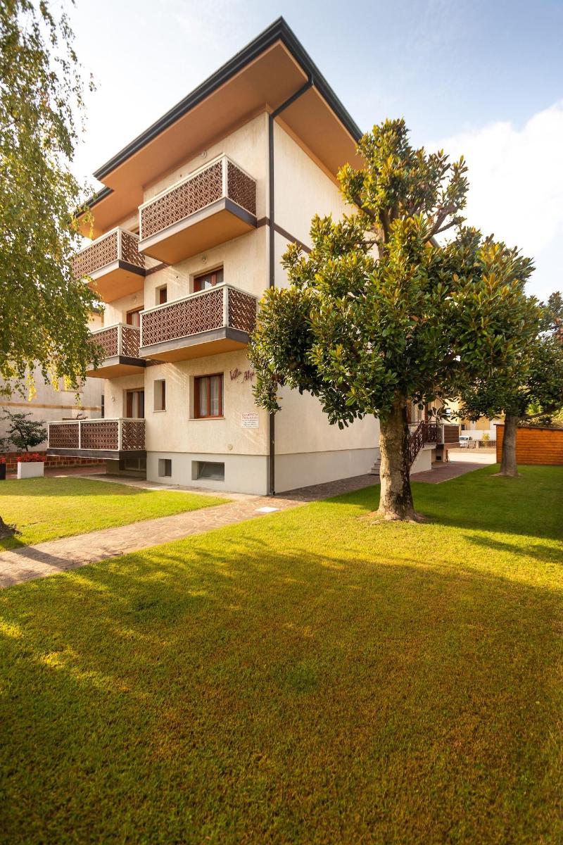 Villa Alpi image
