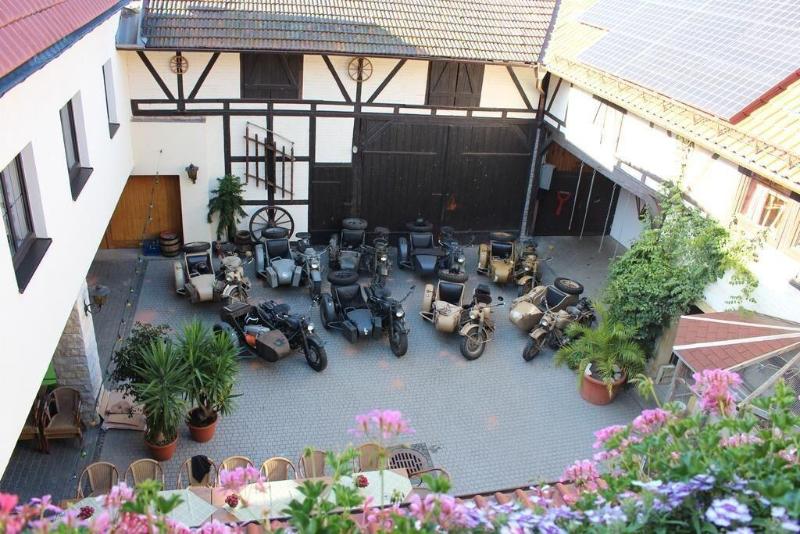 Gasthaus & Pension Zur Grünen Eiche image